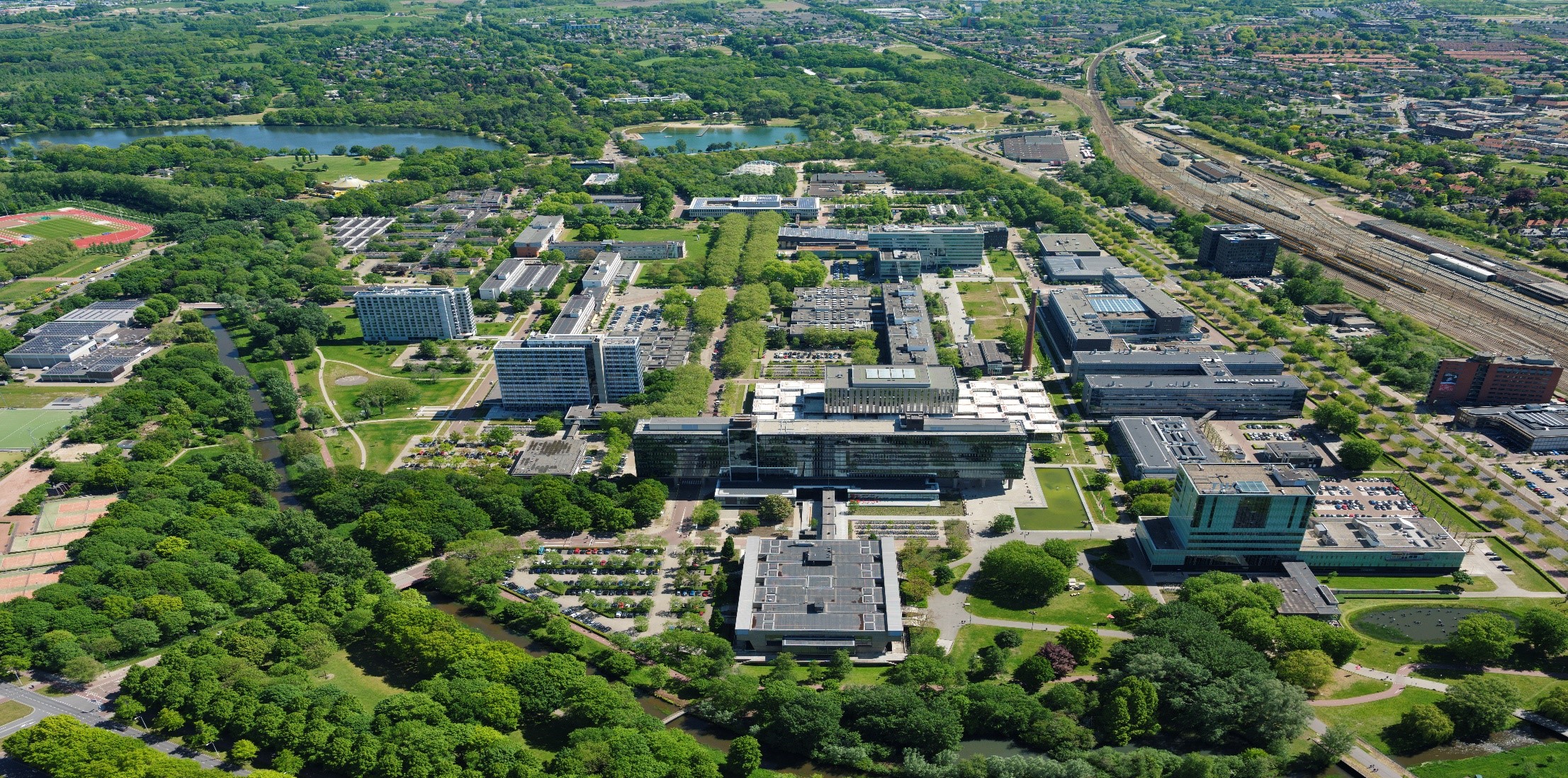 TU+Eindhoven+verwijdert+Palestijnse+vlag+van+betogers+op+de+campus+%26%23124%3B+Eindhoven